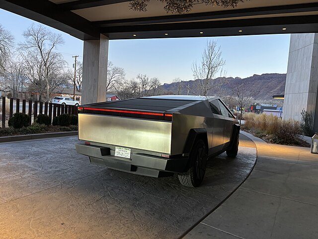 Unraveling the Mysterious Tesla Cybertruck Explosion at Vegas Hotel