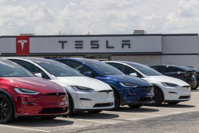 2327492311 featured image Tesla Dealership